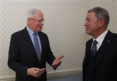 دیدار وزیر دفاع ترکیه با هیات آمریکایی در مونیخ