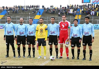 دیدار تیم‌های فوتبال پارس جنوبی جم و نساجی مازندران - بوشهر