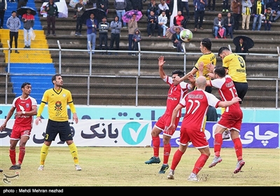 دیدار تیم‌های فوتبال پارس جنوبی جم و نساجی مازندران - بوشهر
