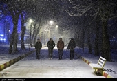 بارش برف چهره شهرهای آذربایجان شرقی را سفیدپوش کرد