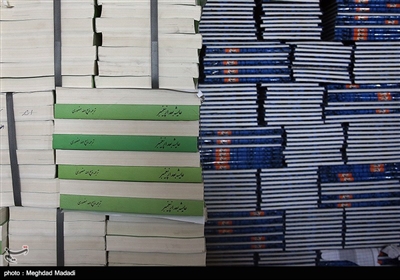  انبار کتاب‌های قاچاق کشف‌شده ، شامل بیش از 500هزار جلد کتاب که به صورت غیرقانونی چاپ شده اند