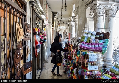  مغازه های فروش کاموا در حاشیه میدان حسن آباد بورس این محصول را در تهران به وجود آورده اند.