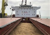 پهلوگیری کشتی 100 هزار تنی حامل گندم در بندر امام خمینی