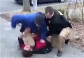 Video Shows US Police Officer Repeatedly Punching Teen during Violent Arrest