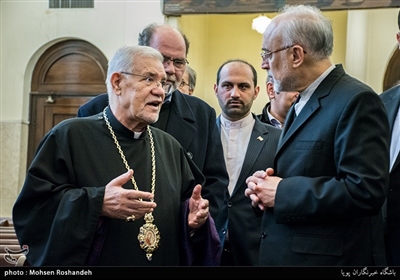 بازدید علی اکبر صالحی رییس سازمان انرژی اتمی از کلیسای سرکیس مقدس تهران