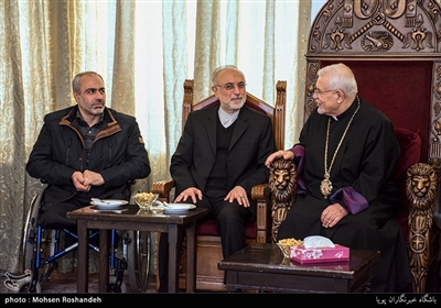دیدار علی اکبر صالحی رییس سازمان انرژی اتمی با سبوسرکیسیان اسقف اعظم ارامنه 