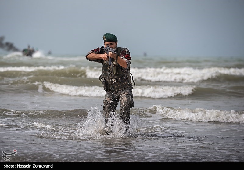 Iran’s Navy Employs Warships, Choppers in Caspian Sea War Game