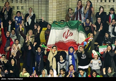 تماشاگران دیدار تیم‌های ملی بسکتبال ایران و ژاپن - انتخابی جام جهانی 2019
