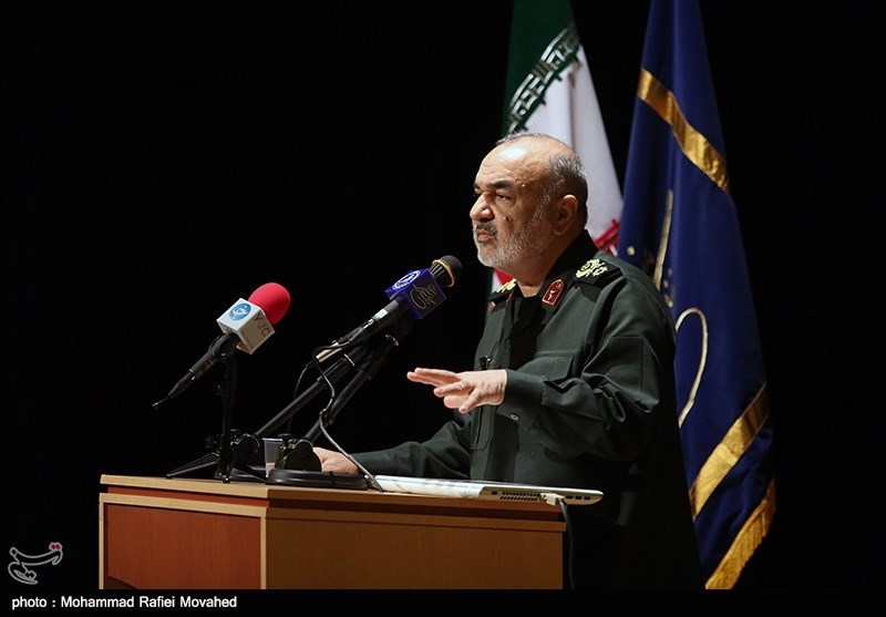 Iran to Become Fully Offensive If Enemy Dares to Wage War: Commander