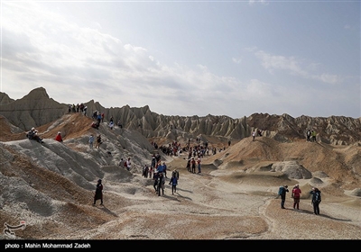 ساحل نوردی و مریخ نوردی از سواحل دریایی عمان تا محل کوههای مریخی ( مینیاتوری ) چابهار