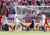 فوتبال جهان| پیروزی بارسلونا در جهنم سویا با هت‌تریک مسی