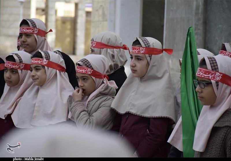 بازدید دانش‌آموزان از موزه دفاع مقدس کرمان به روایت تصویر