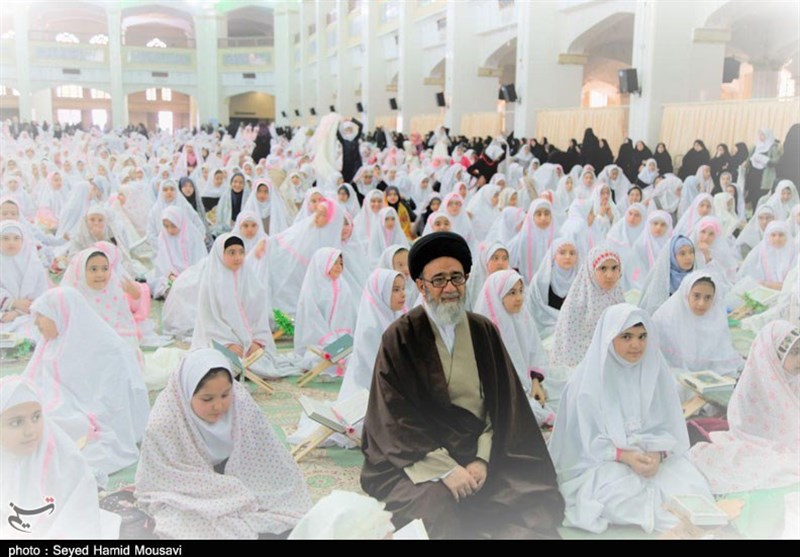 همایش 4000 نفری حافظان دانش آموز قرآن کریم در تبریز به روایت تصویر