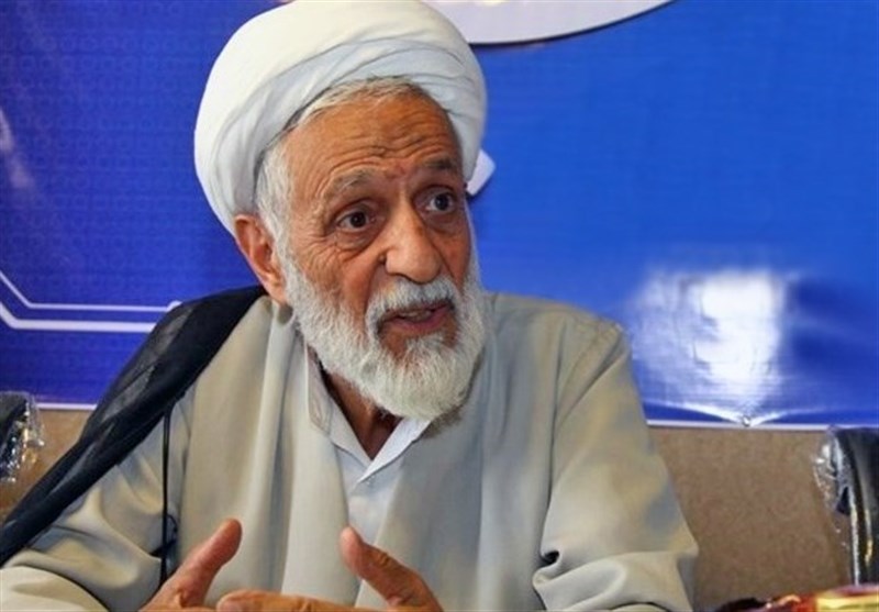 اصفهان| حجت‌الاسلام رهبر: با قطع امید از دولت‌های بیگانه به دنبال موفقیت در گام دوم انقلاب باشیم
