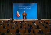 Iran’s President Praises FM Zarif for Standing against US