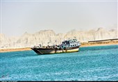 خطری &quot;فراتر از ترالرها&quot; دریای عمان را تهدید می‌کند/ هزینه‌هایی که توسعه به محیط زیست سواحل مکران تحمیل می‌کند+ فیلم