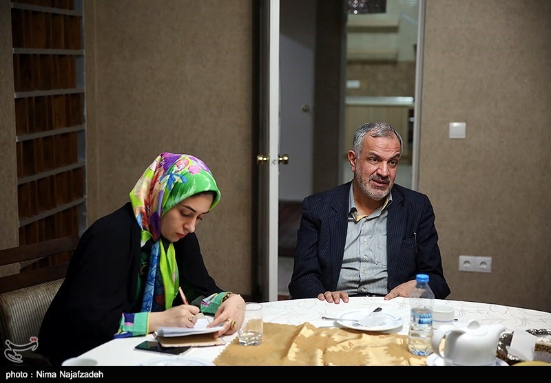 احمد مسجدجامعی عضو شورای شهر تهران در مراسم رونمایی از فراخوان بین‌المللی خوشنویسی یاس یاسین