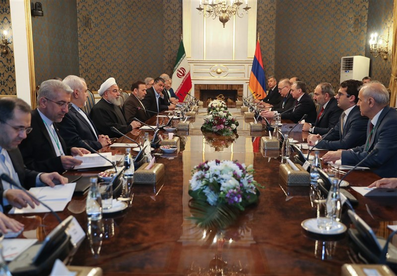 روحانی: فرصت‌های خوبی در توسعه روابط ایران و ارمنستان وجود دارد