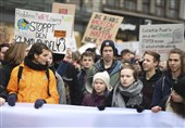 Thousands Gather in Hamburg, Elsewhere for Climate Protest