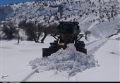 بارش برف محور نورآباد به هرسین، نهاوند و خرم‌آباد را مسدود کرد