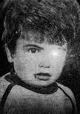 گلزار شهدای مسجد سلیمان.استان خوزستان. قبر شهید کودک 4 ساله که در بمباران 59 در شهر مسجد سلیمان بر اثر بمباران هوایی به شهادت رسید.