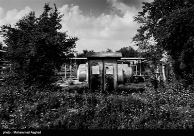 شهر مسجد سلیمان. استان خوزستان. منطقه بیبیان، اولین پالایشگاه و کارخانه گوگرد که در دهه 60 بر اثر بمباران راکت های عراقی در جنگ از بین رفته است و غیر قابل استفاده شده است.