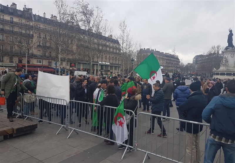 « نه» دانشجویان الجزایری به بوتفلیقه/ برگزاری تظاهرات در فرانسه