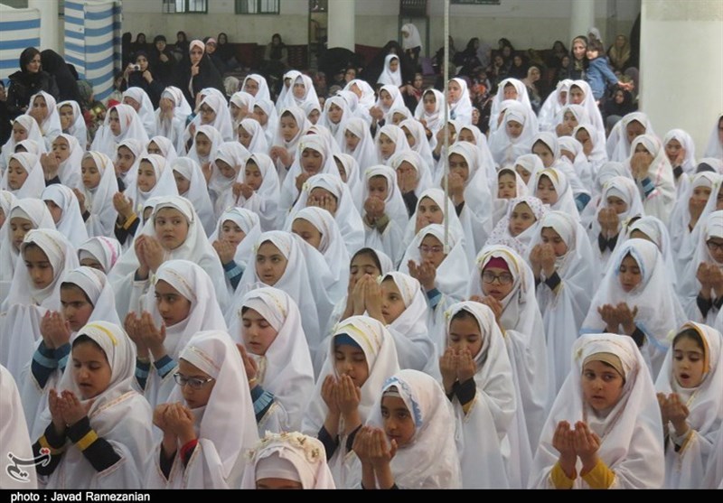 جشن تکلیف دختران مناطق محروم مشهد در حرم رضوی برگزار شد