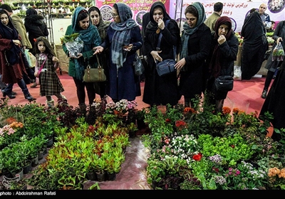 Iranians Buy Flowers in Preparation for Persian New Year