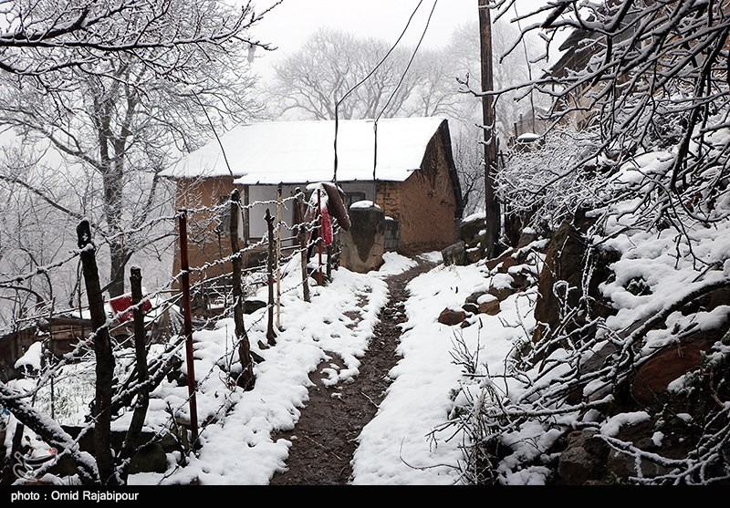&quot;برف و باران&quot; تهران و نیمه غربی کشور را در بر می‌گیرد