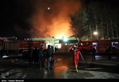 فروشگاه رفاه کرمان در آتش سوخت
