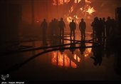 آتش گرفتن 15 باب مغازه در بازار تهران + فیلم و تصاویر