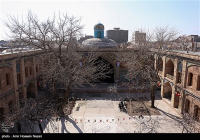 مسجد و مدرسه سردار که متعلق به دوره قاجار است و درسال 1231 هجري قمری ساخته شده است