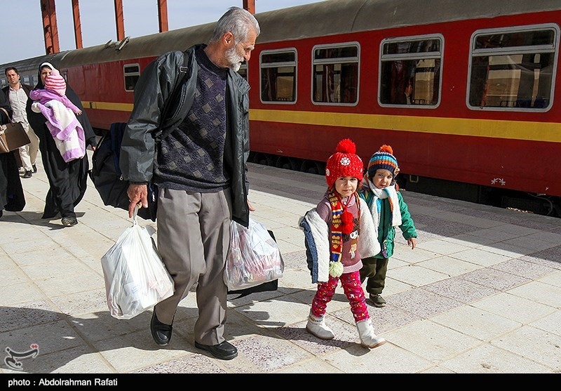 زائران عتبات عالیات در مسیر ریلی مشهد به خرمشهر با قطار جابه‌جا می‌شوند
