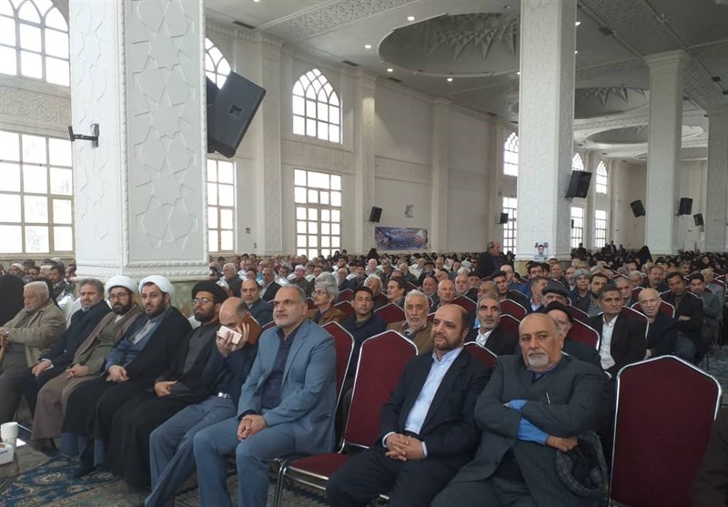 تهران| مراسم تجلیل از 2000 والدین شهید در شهرستان ری برگزار شد