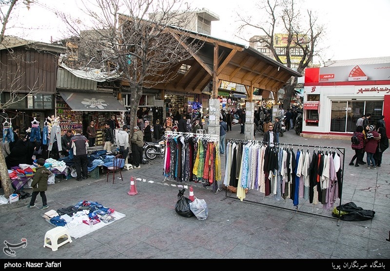 Shoppers Swarms Tajrish in North Tehran ahead of Nowruz