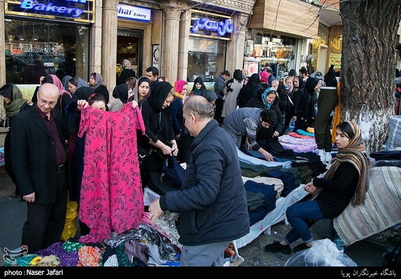 Shoppers Swarms Tajrish in North Tehran ahead of Nowruz