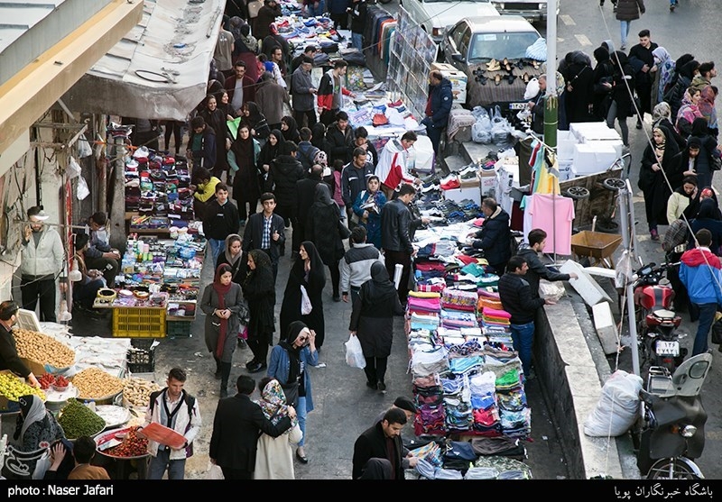 Shoppers Swarms Tajrish in North Tehran ahead of Nowruz