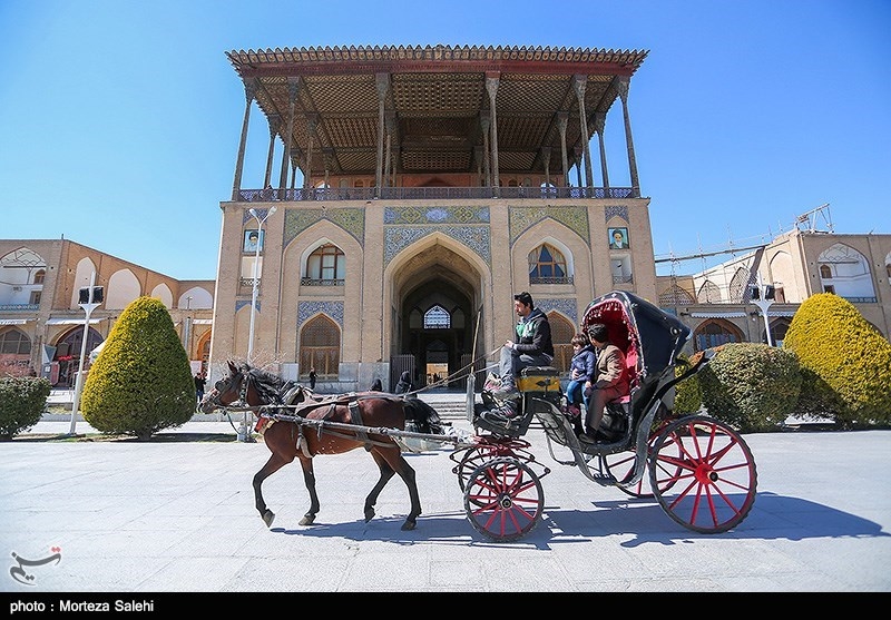 بالصور.. قصر &quot;عالی قابو&quot; فی مدینة اصفهان
