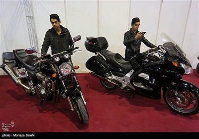 Vintage Cars Go on Display in Iran’s Isfahan