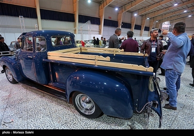 نمایشگاه خودروهای مدرن و کلاسیک با مشارکت هیات موتورسواری واتومبیل رانی شهرستان اصفهان در محل نمایشگاههای بین المللی استان اصفهان