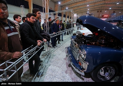 Vintage Cars Go on Display in Iran’s Isfahan
