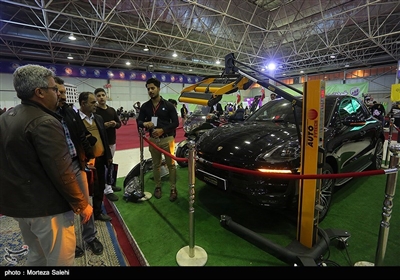 نمایشگاه خودروهای مدرن و کلاسیک با مشارکت هیات موتورسواری واتومبیل رانی شهرستان اصفهان در محل نمایشگاههای بین المللی استان اصفهان