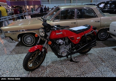 Vintage Cars Go on Display in Iran’s Isfahan