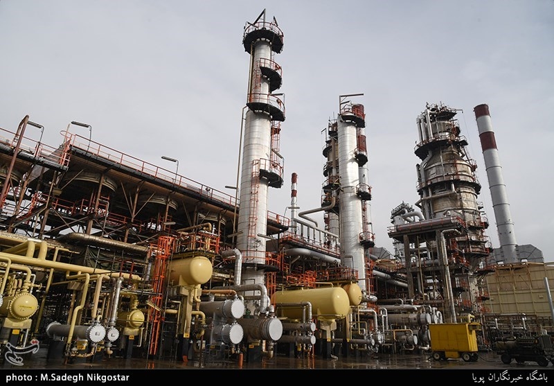 Iran Begins Bartering Oil for Industrial Projects