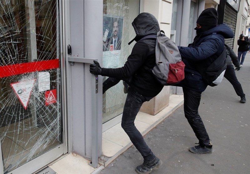 پلیس فرانسه مانع از تظاهرات جلیقه زردها شد