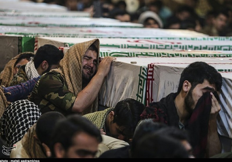 مراسم وداع زائران راهیان نور با پیکرهای مطهر 115 شهید در معراج شهدای اهواز