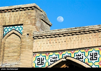 مسجد امام خمینی (ره) یکی از بناهای تاریخی و دیدنی شهرستان بروجرد است که در مرکز شهر در میانه راسته‌بازار یا همان بازار قدیمی بروجرد قرار دارد
