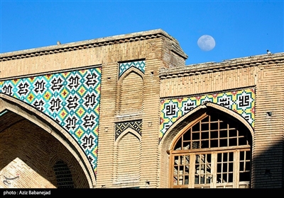 این مسجد یکی از بزرگ‌ترین مساجد تاریخی کشور است به‌گونه‌ای که بر اساس اسناد تاریخی این مسجد در زمان فتحعلی شاه قاجار بر روی ویرانه‌های یک مسجد قدیمی دیگر ساخته‌شده است.