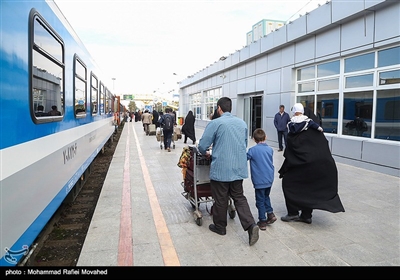 مسافران نوروزی در ایستگاه راه آهن قم